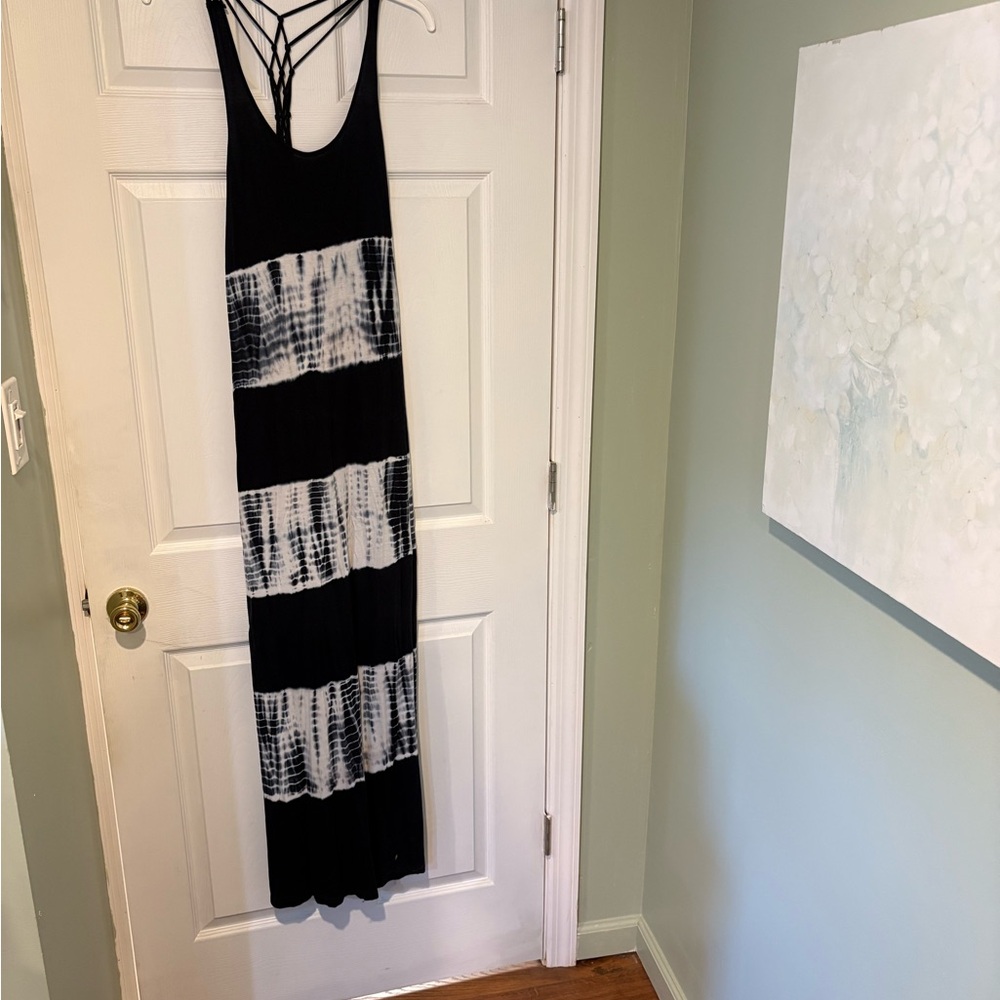 Forever 21 Black and White Striped Maxi Dress